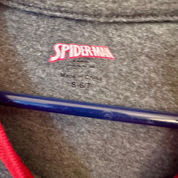 Boy’s Spider-Man Christmas Shirt Size 6 - Picture 2 of 4